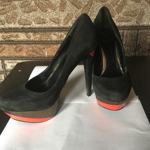 Jessica Simpson black red pumps